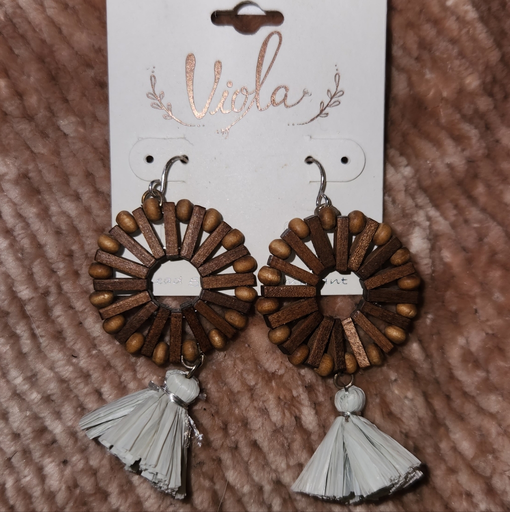 Viola Earrings Wooden 6$
